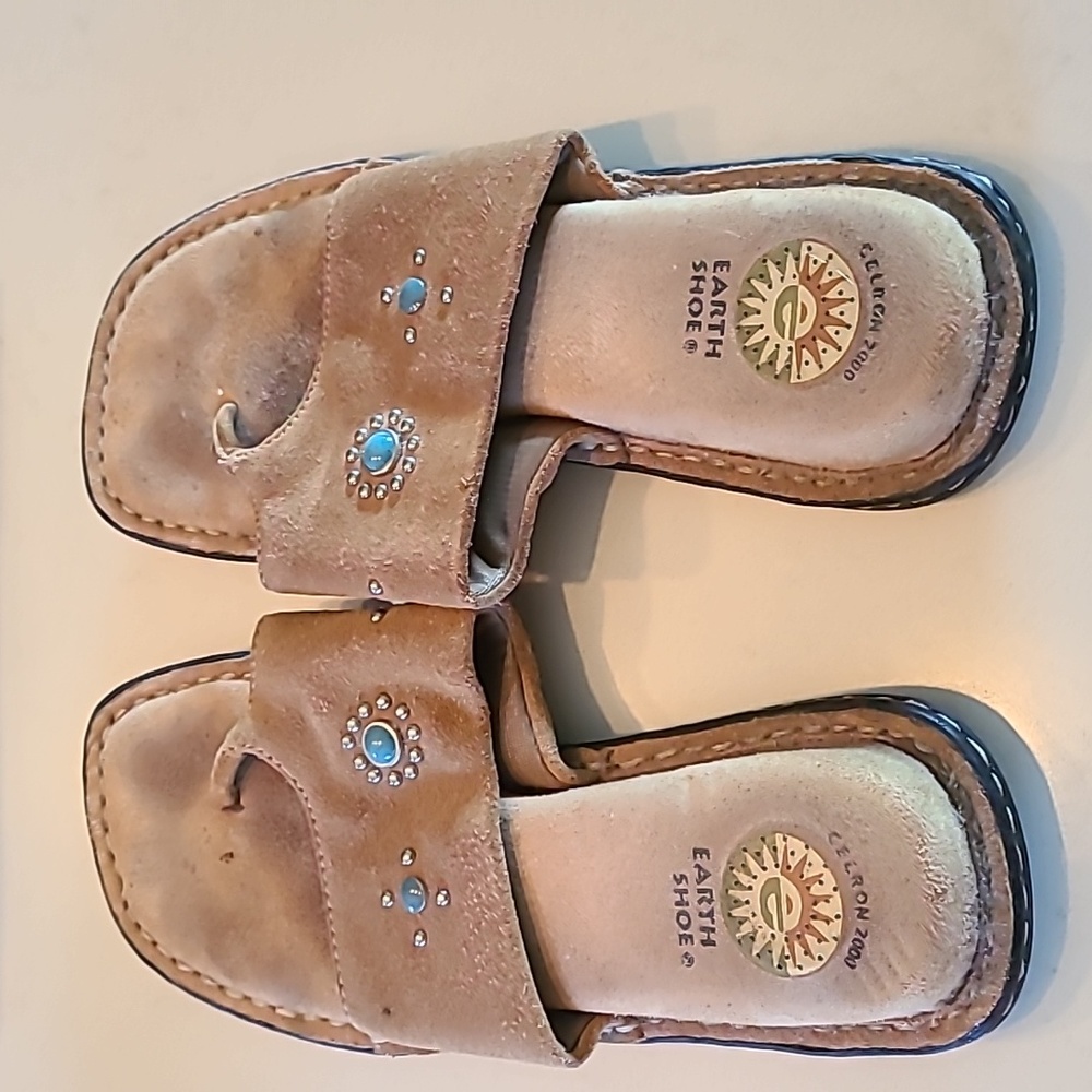 FREE WITH PURCHASE Earth shoe. 7. 5 womens